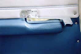 Cessna C 172 Tuerverkleidung Tuergriff