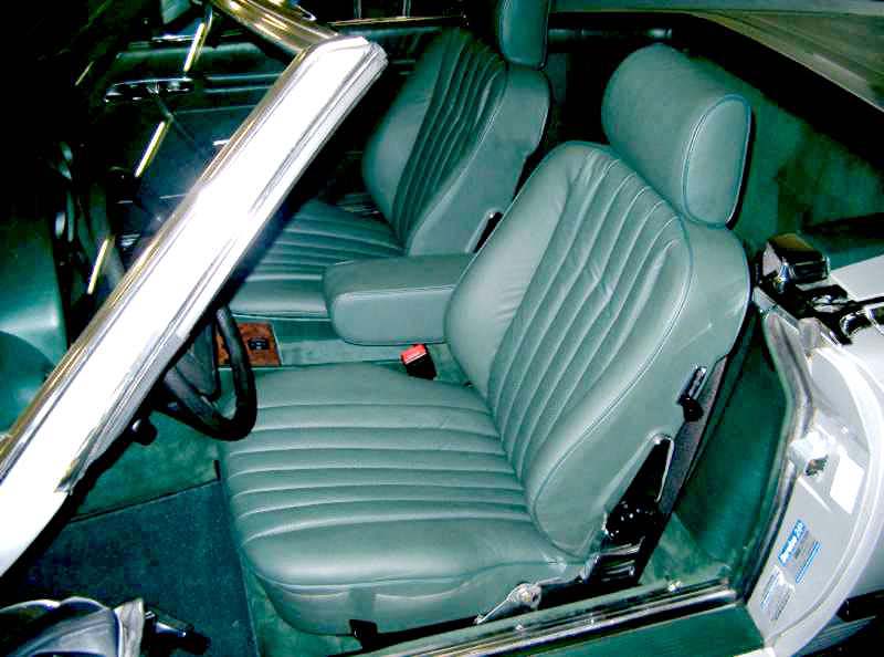 Mercedes SL Typ W 107 Fahrersitz