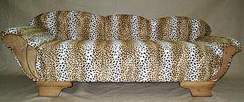 Chaiselongue aus den 30igern in Tieroptik (Serval)